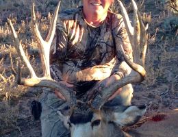 huge mule deer trophy chasers guided hunting  7 